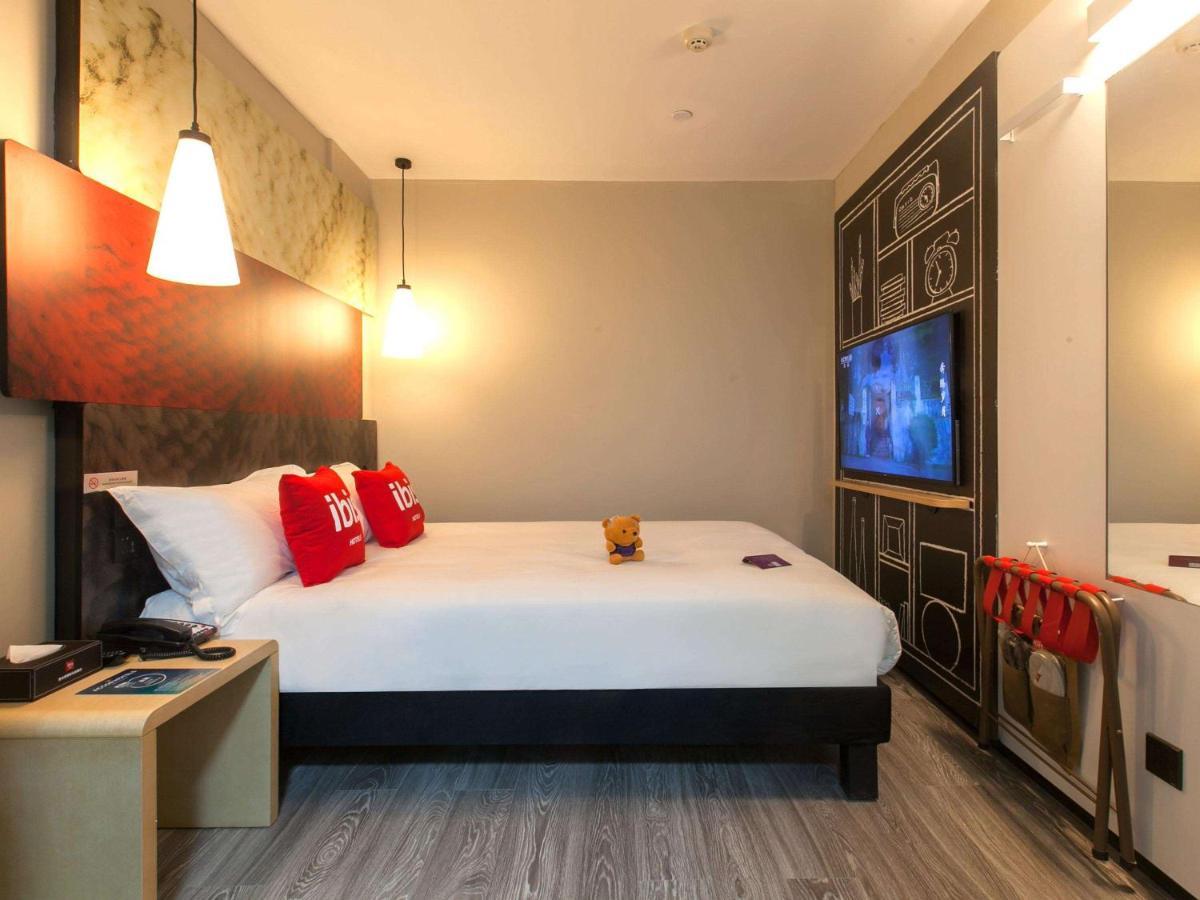 Ibis Wuhan Hubu Alley Hotel Exterior photo